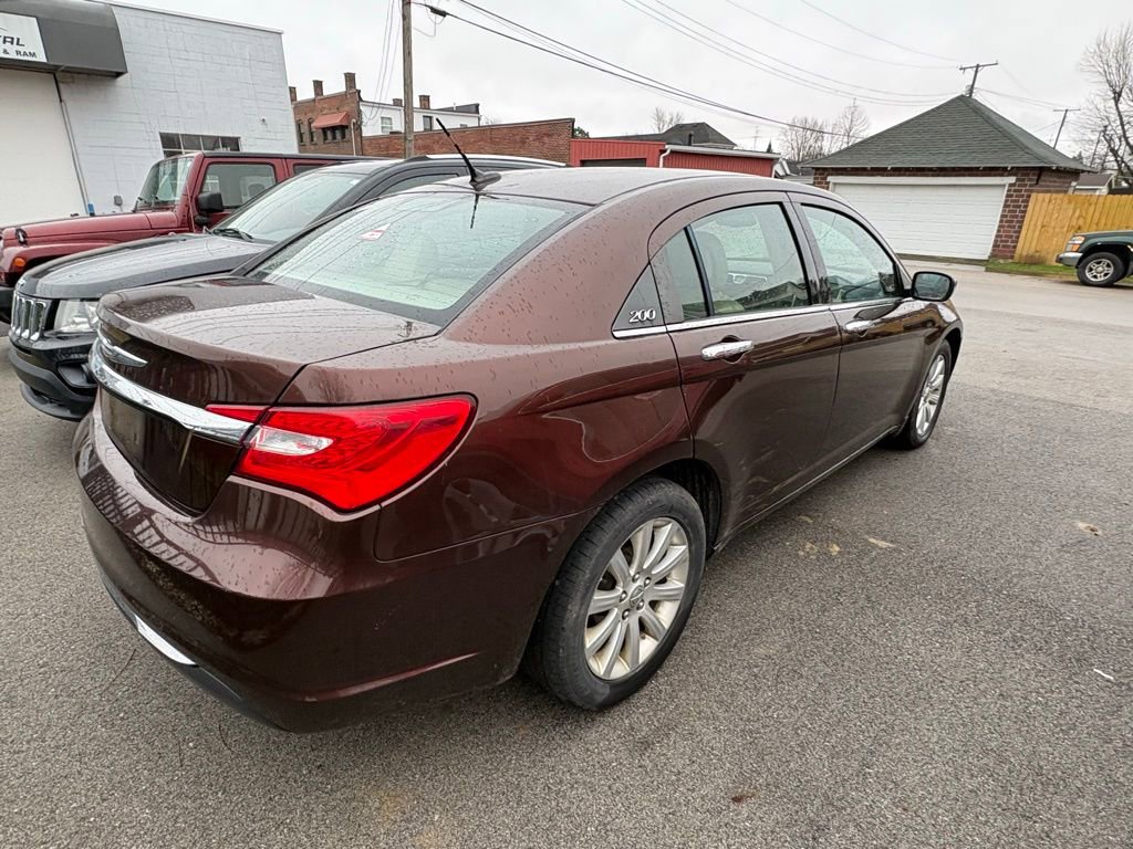 Used 2013 Chrysler 200 Limited image 9