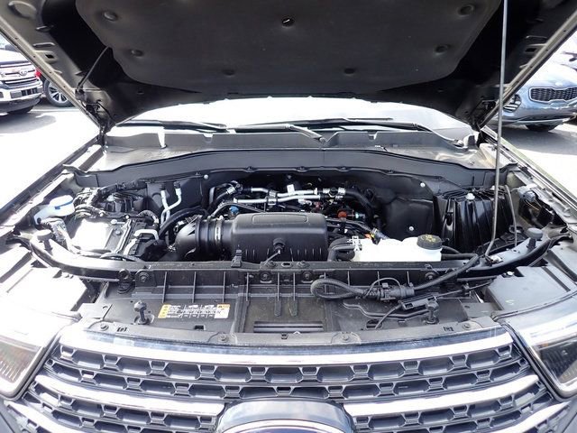 Used 2023 Ford Explorer XLT image 13