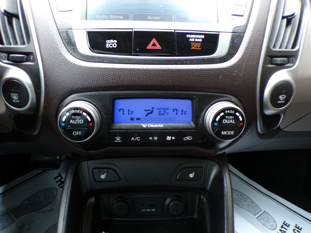 Used 2012 Hyundai Tucson Limited w/ Premium Pkg AWD/4WD image 28