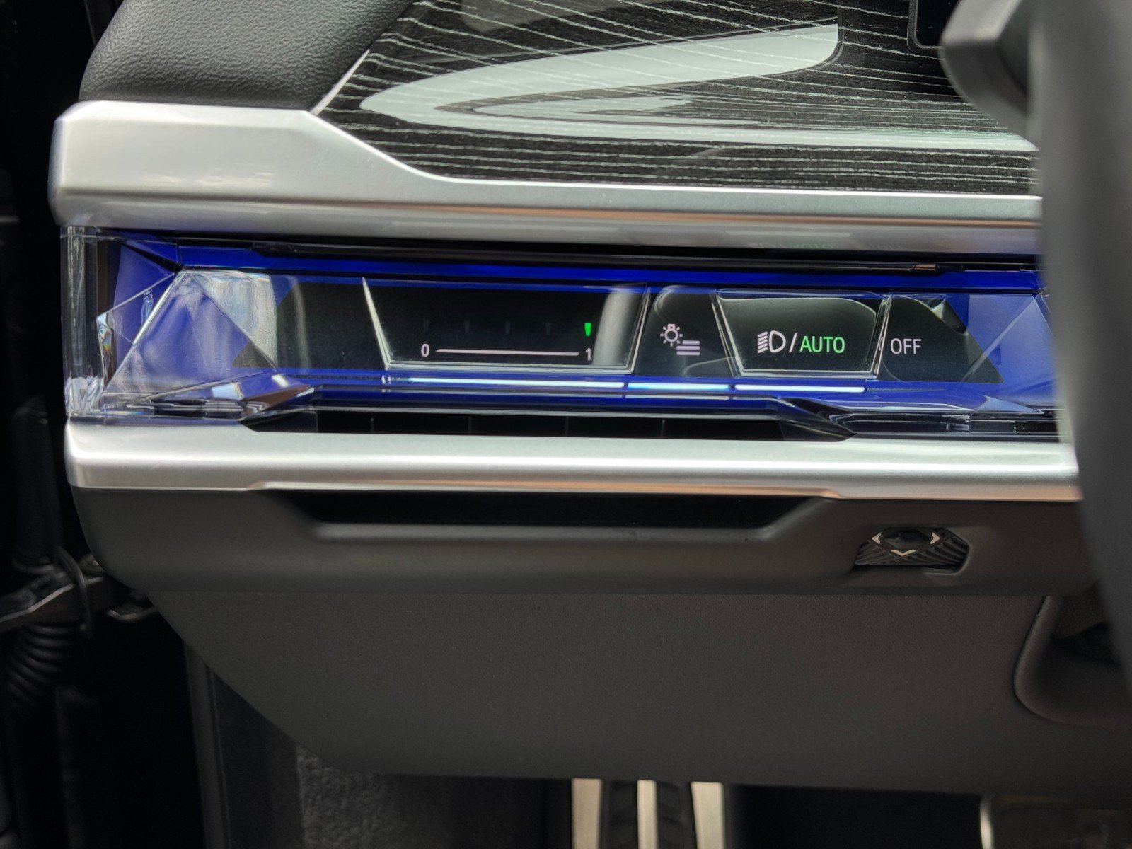 Used 2023 BMW 740i RWD image 19