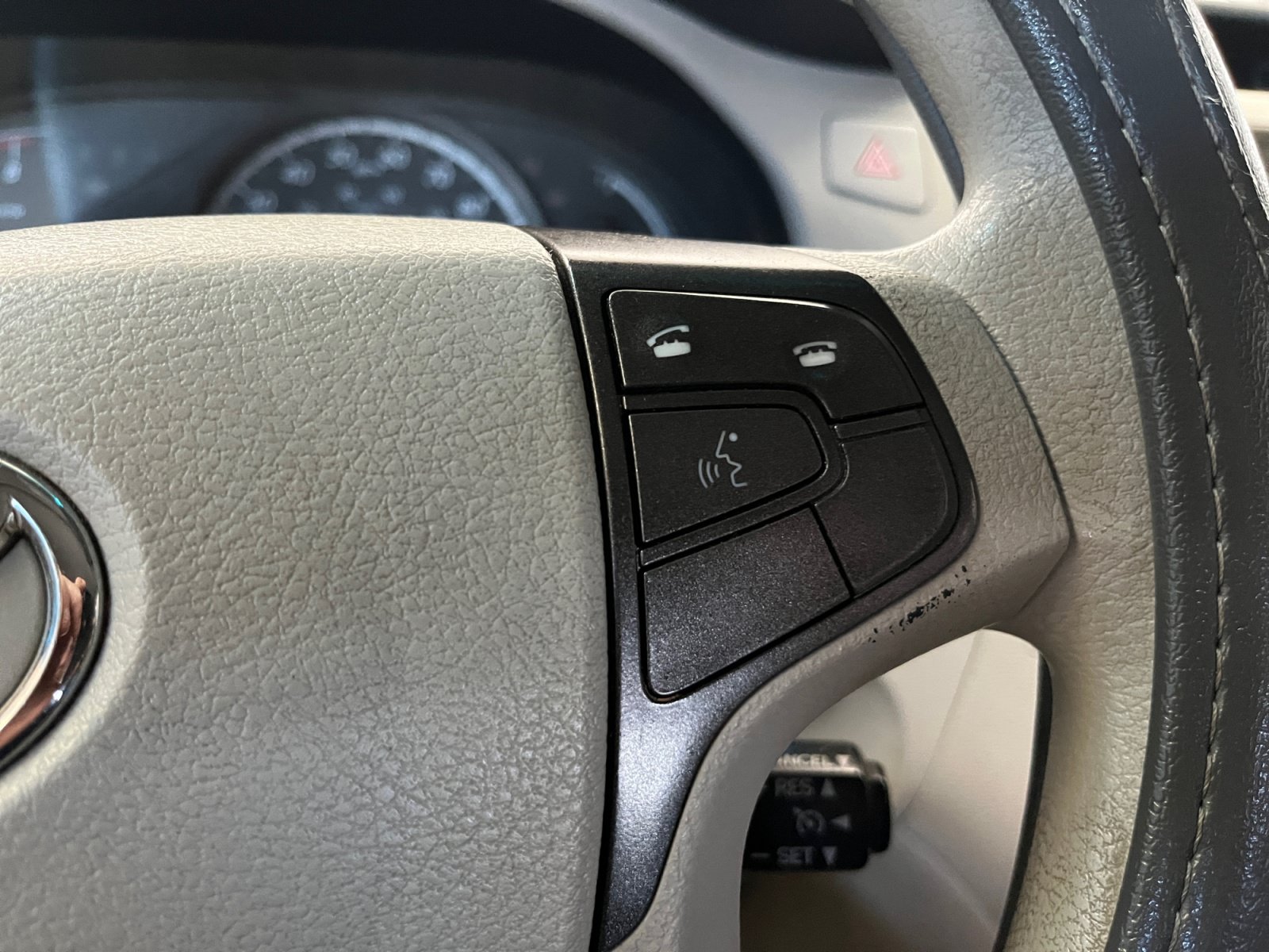 Used 2013 Toyota Sienna LE w/ Towing Pkg FWD image 18