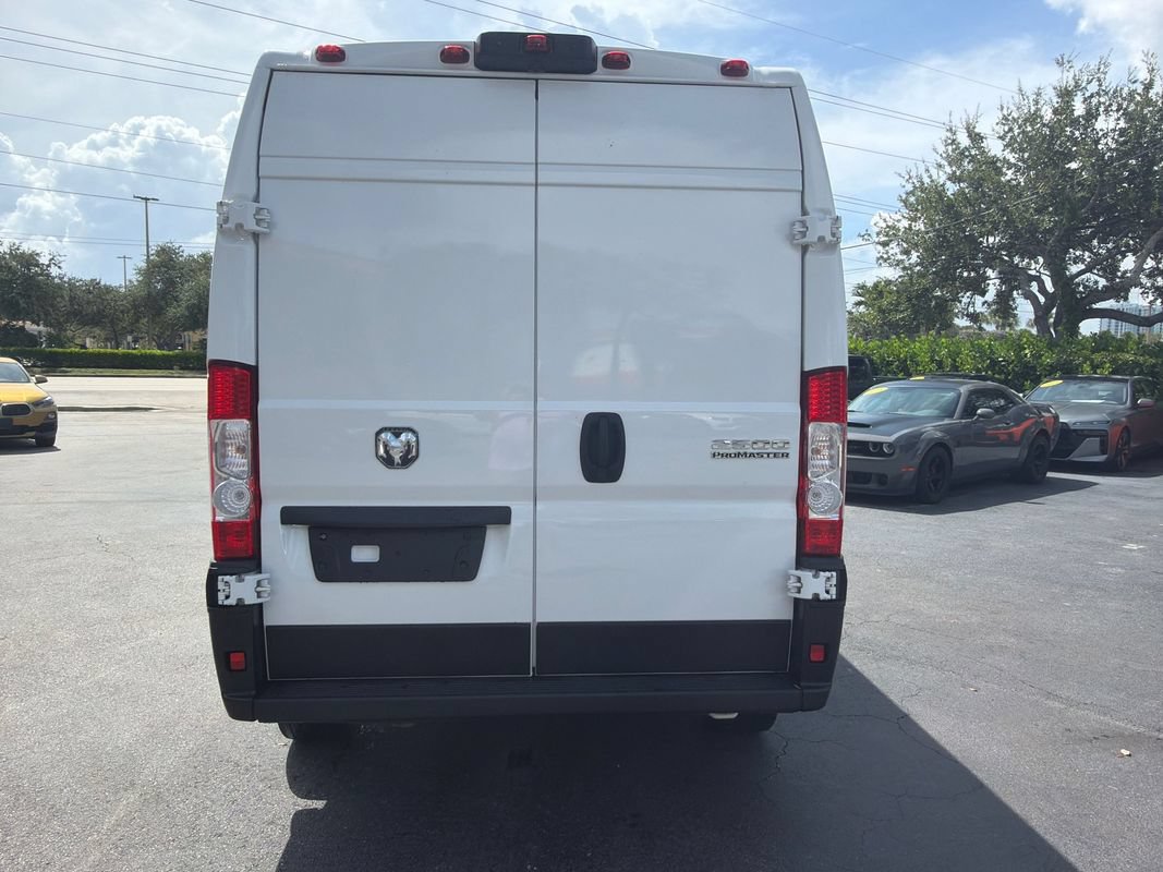 Used 2025 RAM ProMaster 2500 w/ Convenience Group FWD image 4