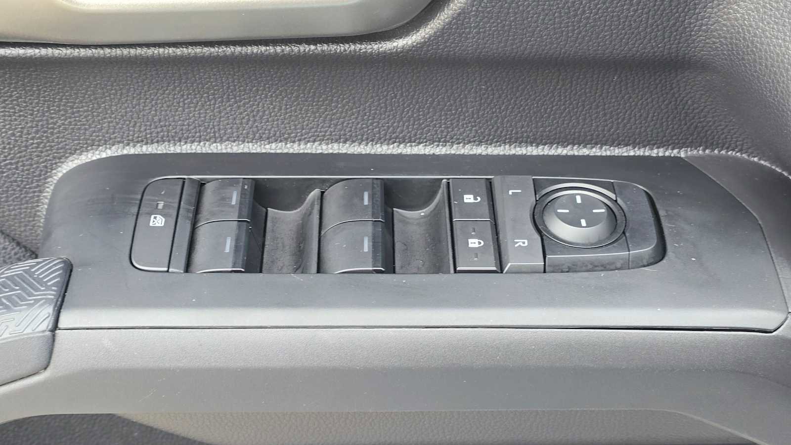 Used 2025 Toyota Tacoma TRD Off-Road w/ TRD Off Road Premium Package AWD/4WD image 24