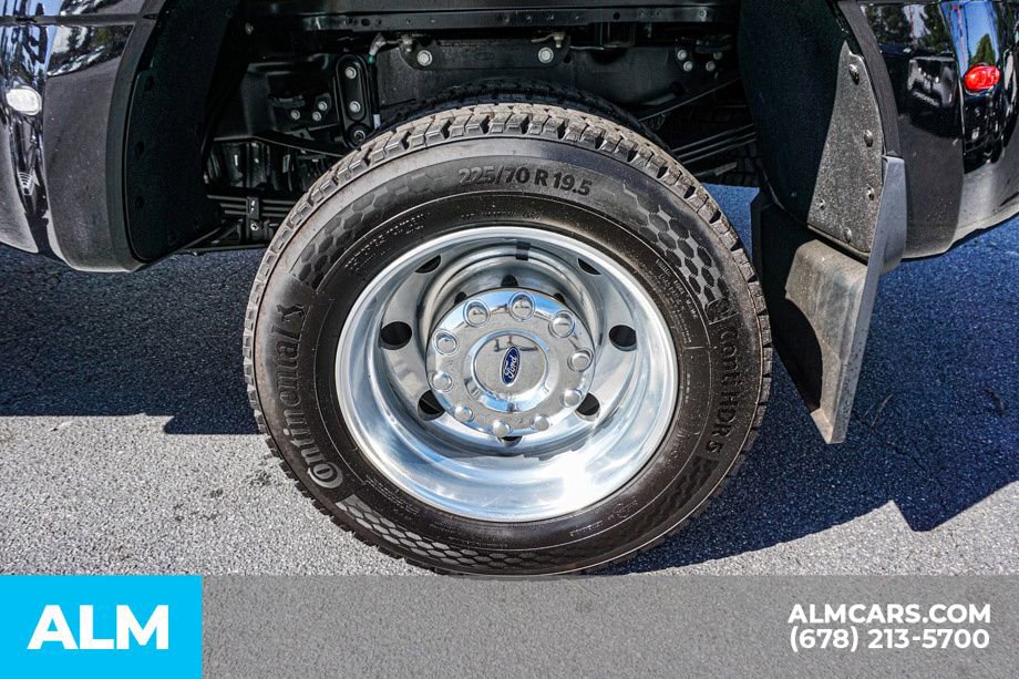 Used 2025 Ford F450 Platinum w/ FX4 Off-Road Package image 17