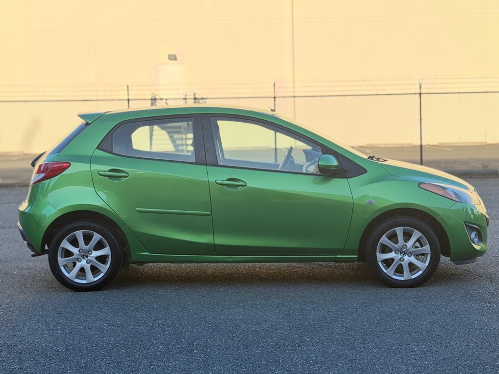 Used 2013 MAZDA MAZDA2 Touring FWD image 5