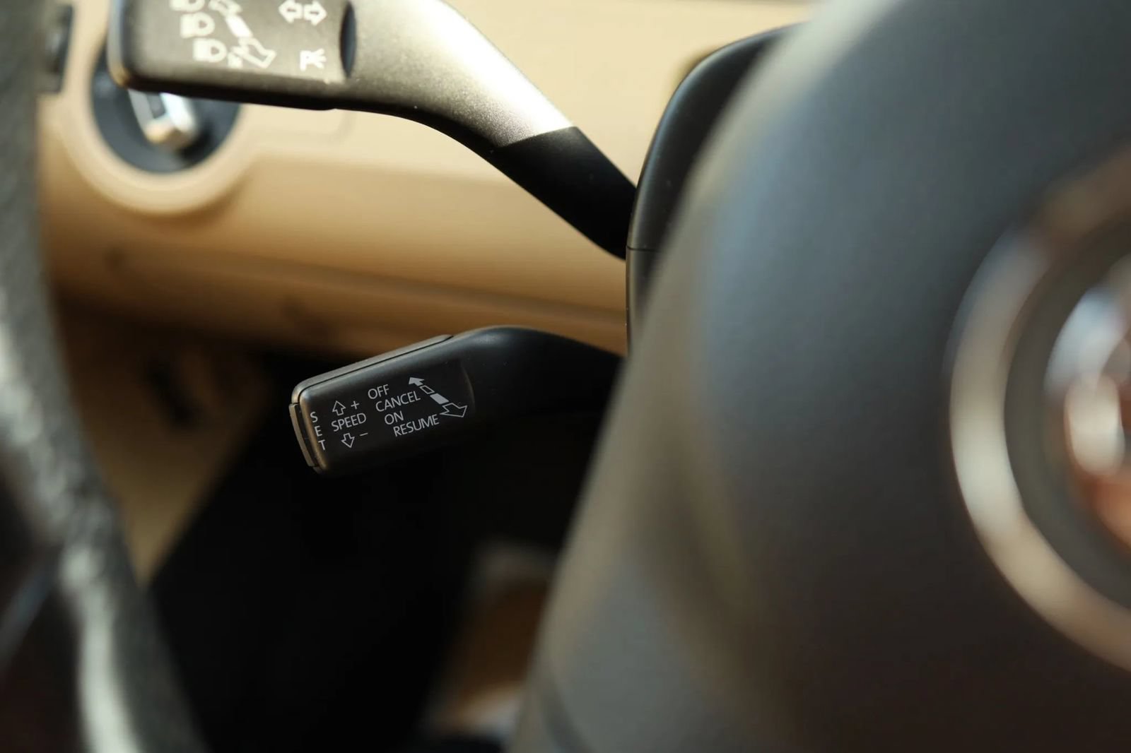 Used 2013 Volkswagen CC R-Line FWD image 25