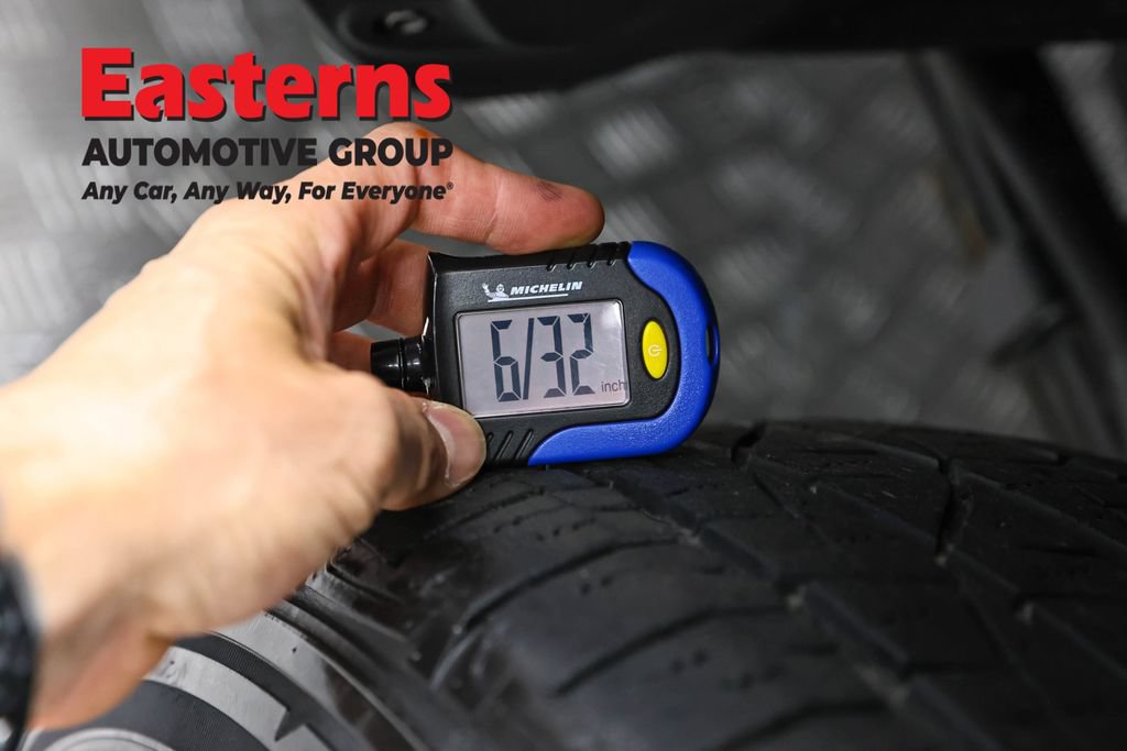 Used 2018 Toyota Tacoma TRD Sport AWD/4WD image 29