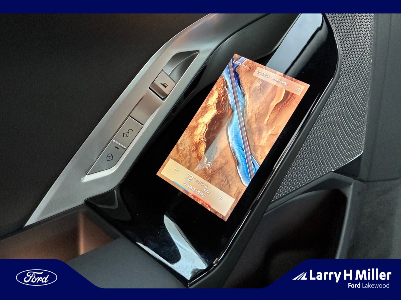 Used 2025 BMW 760i xDrive w/ Premium Package image 35