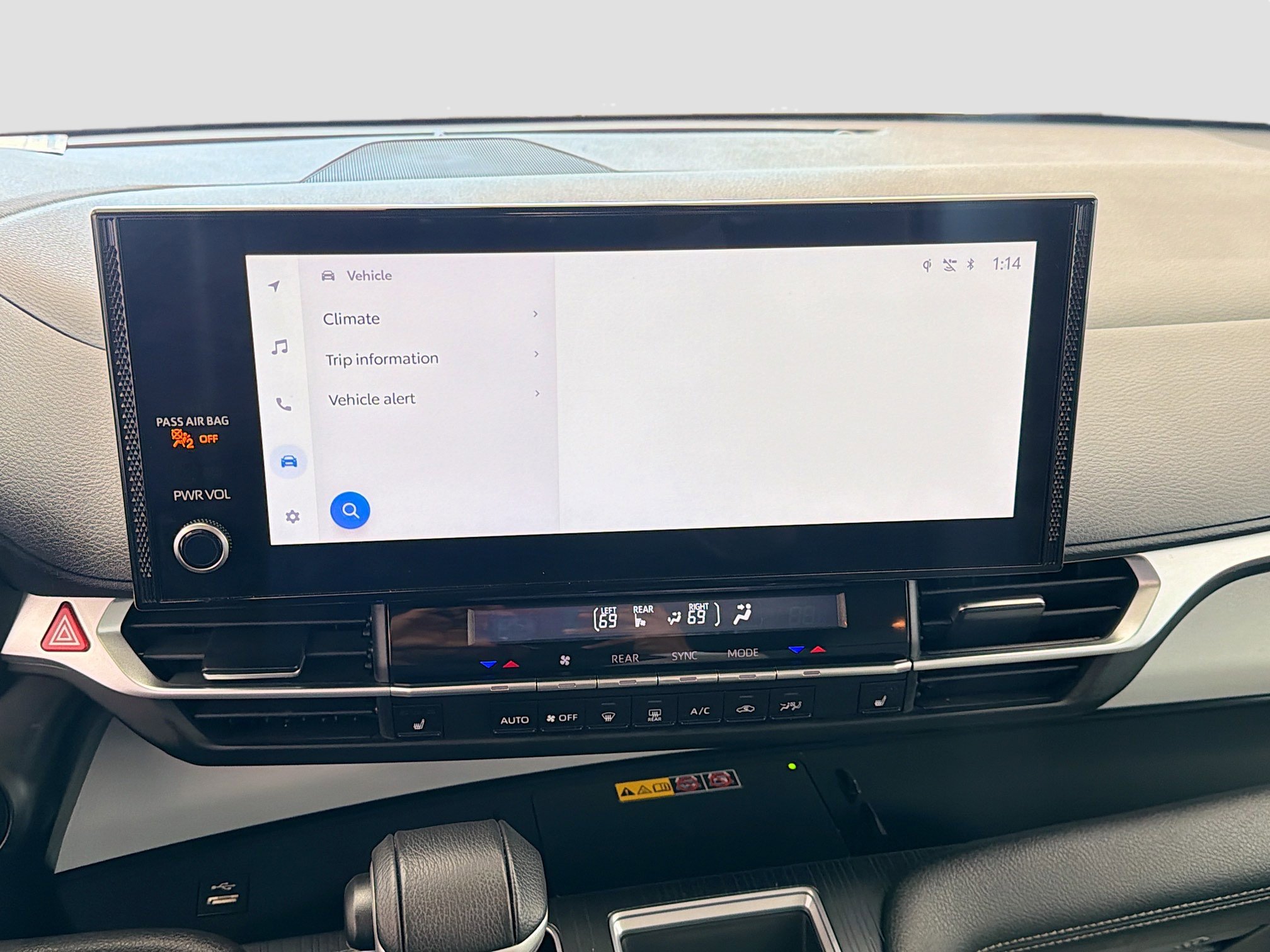 Used 2025 Toyota Sienna XLE image 30