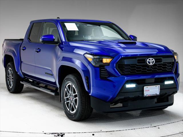 Used 2024 Toyota Tacoma TRD Sport w/ TRD Sport Premium Package AWD/4WD image 31