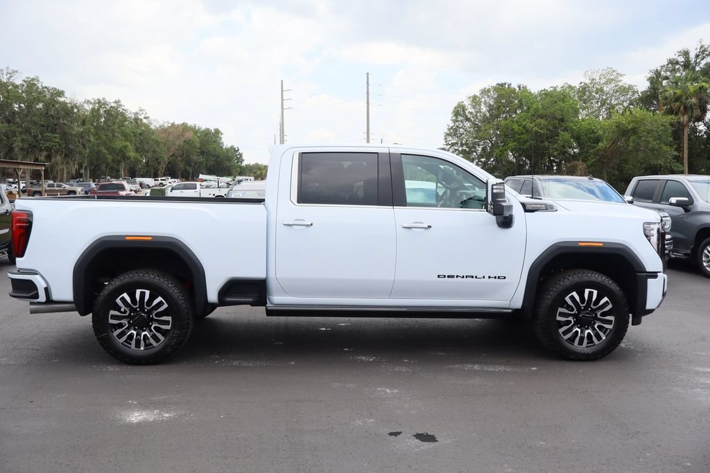 New 2026 GMC Sierra 2500 Denali Ultimate w/ LPO, Black Badging Package AWD/4WD image 4