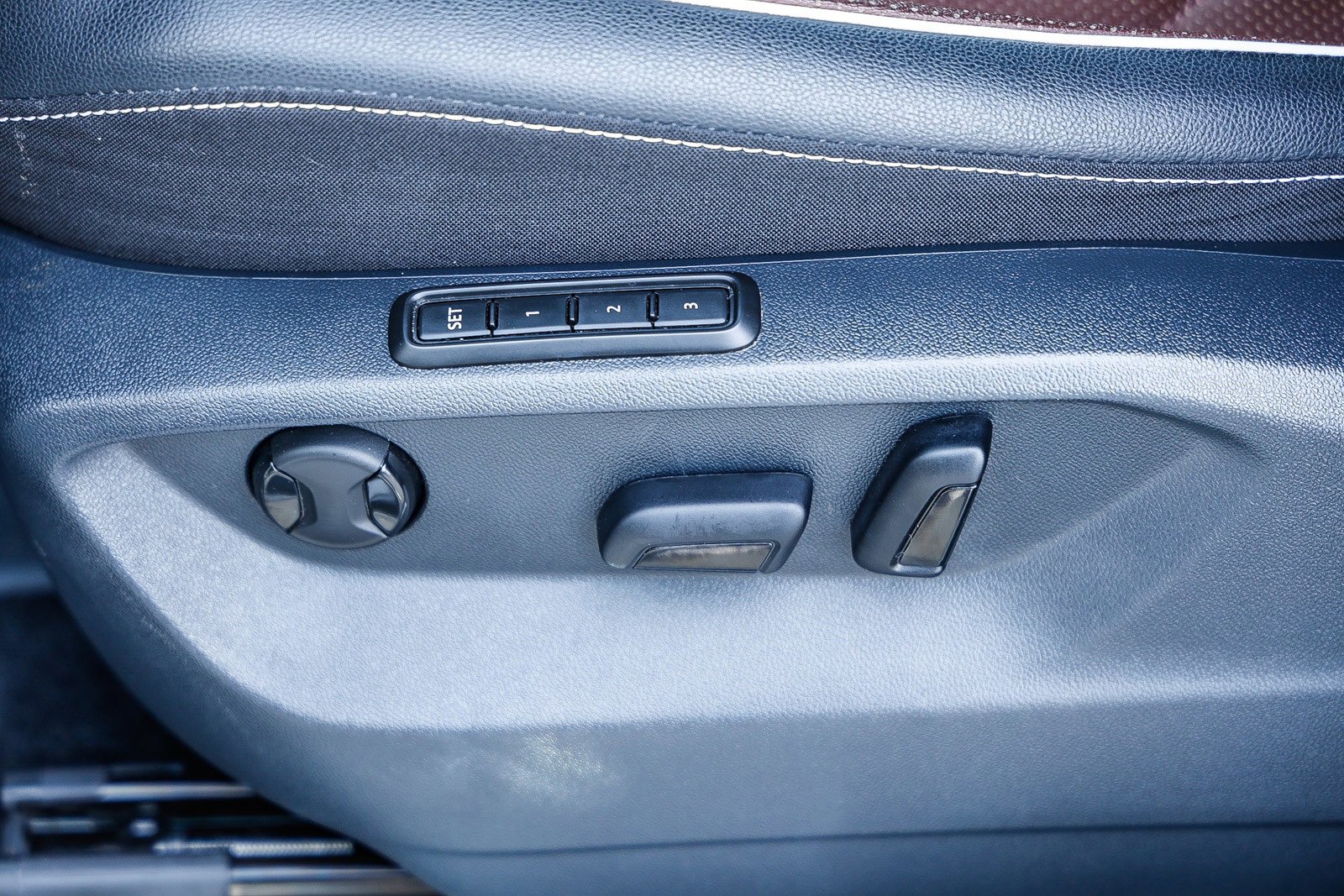 Used 2024 Volkswagen Tiguan SEL R-Line image 22