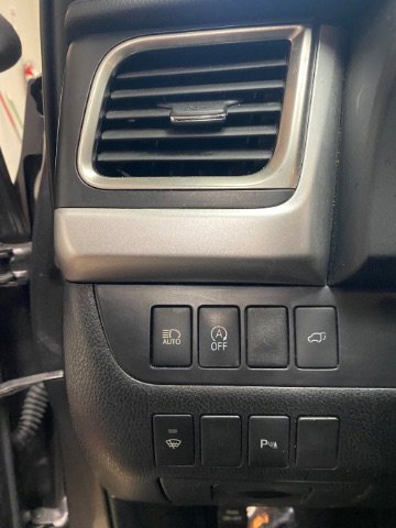 Used 2019 Toyota Highlander Limited FWD image 33