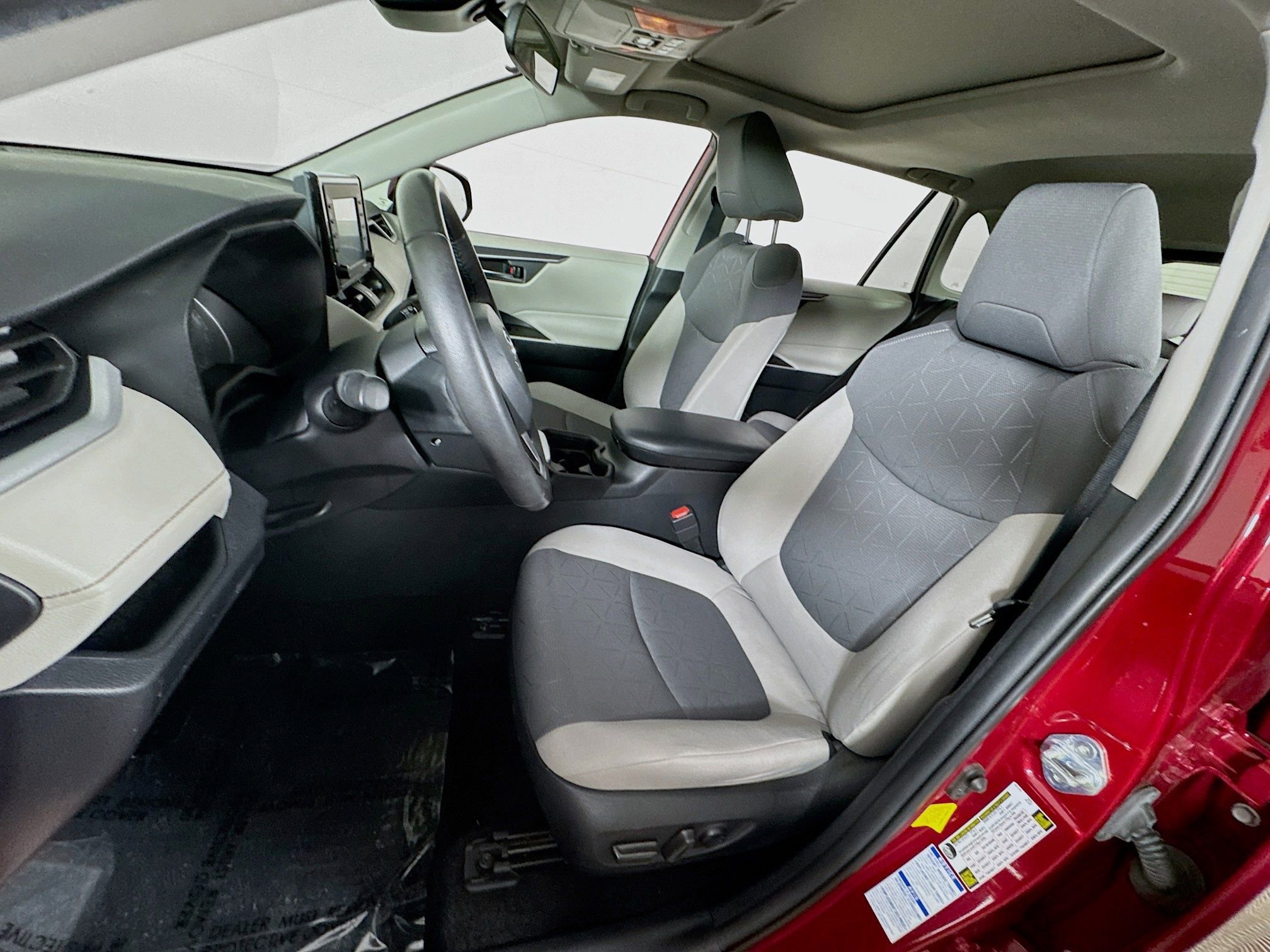 Certified 2021 Toyota RAV4 XLE w/ Convenience Package AWD/4WD image 12