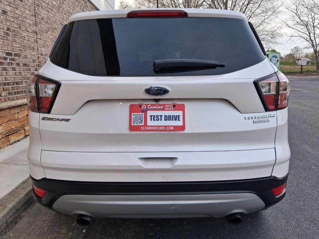 Used 2017 Ford Escape Titanium image 4