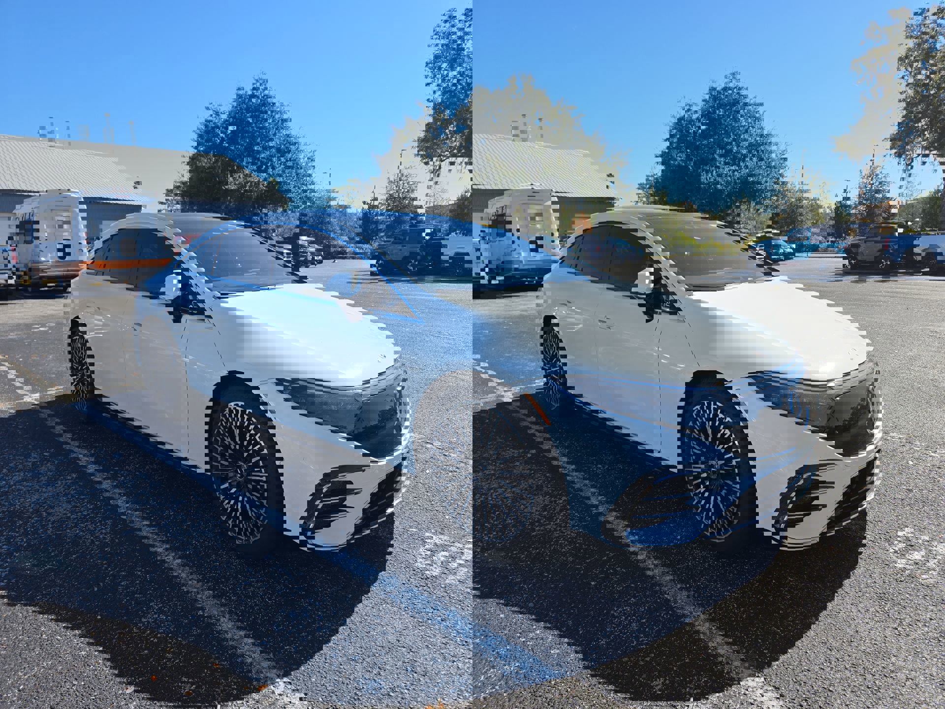 Used 2023 Mercedes-Benz EQS 450+ 450 w/ AMG Line Exterior Package image 7