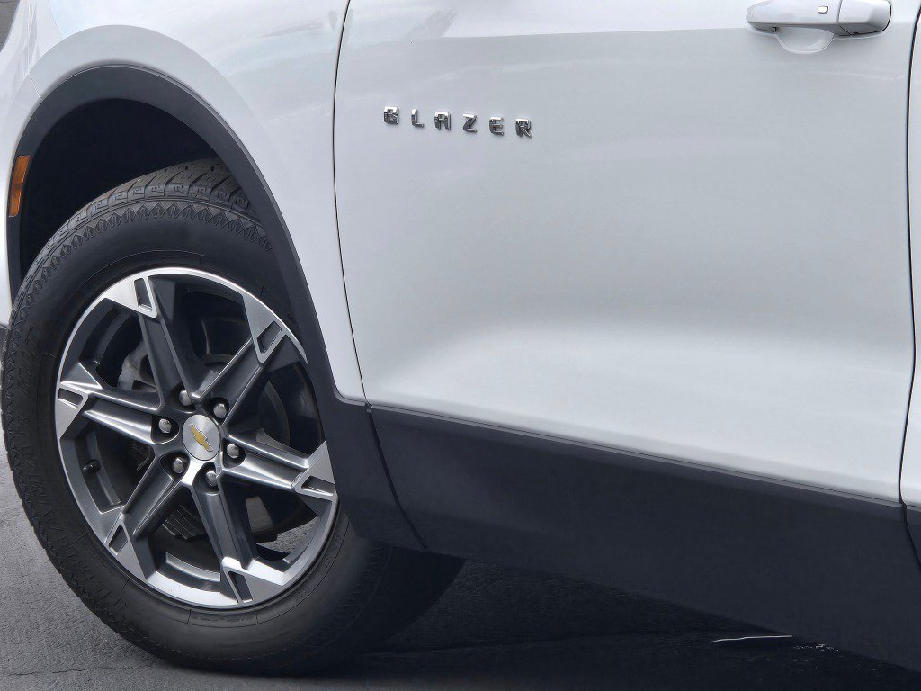 Certified 2023 Chevrolet Blazer LT AWD/4WD image 15