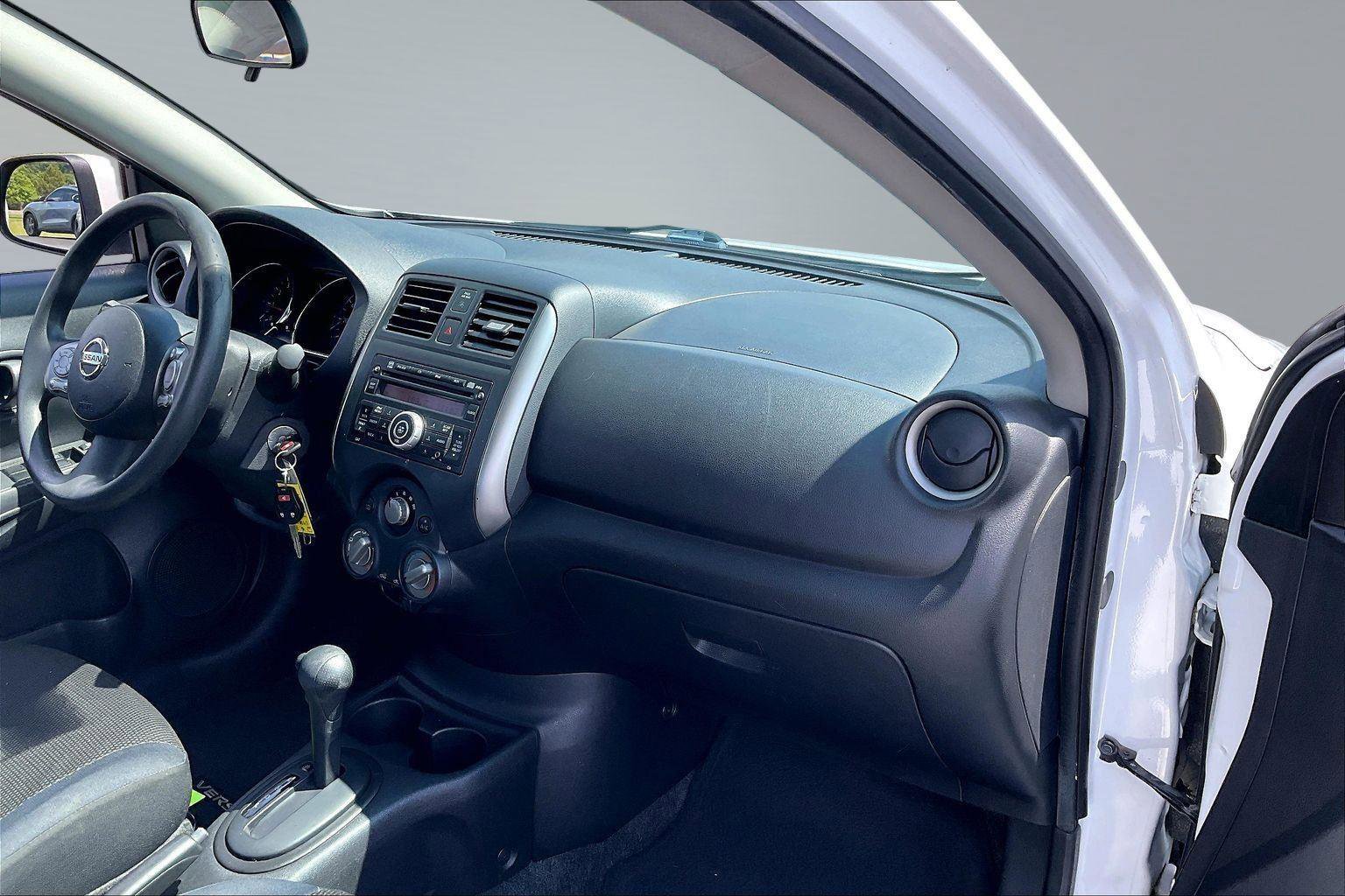 Used 2012 Nissan Versa SV w/ Convenience Pkg FWD image 19