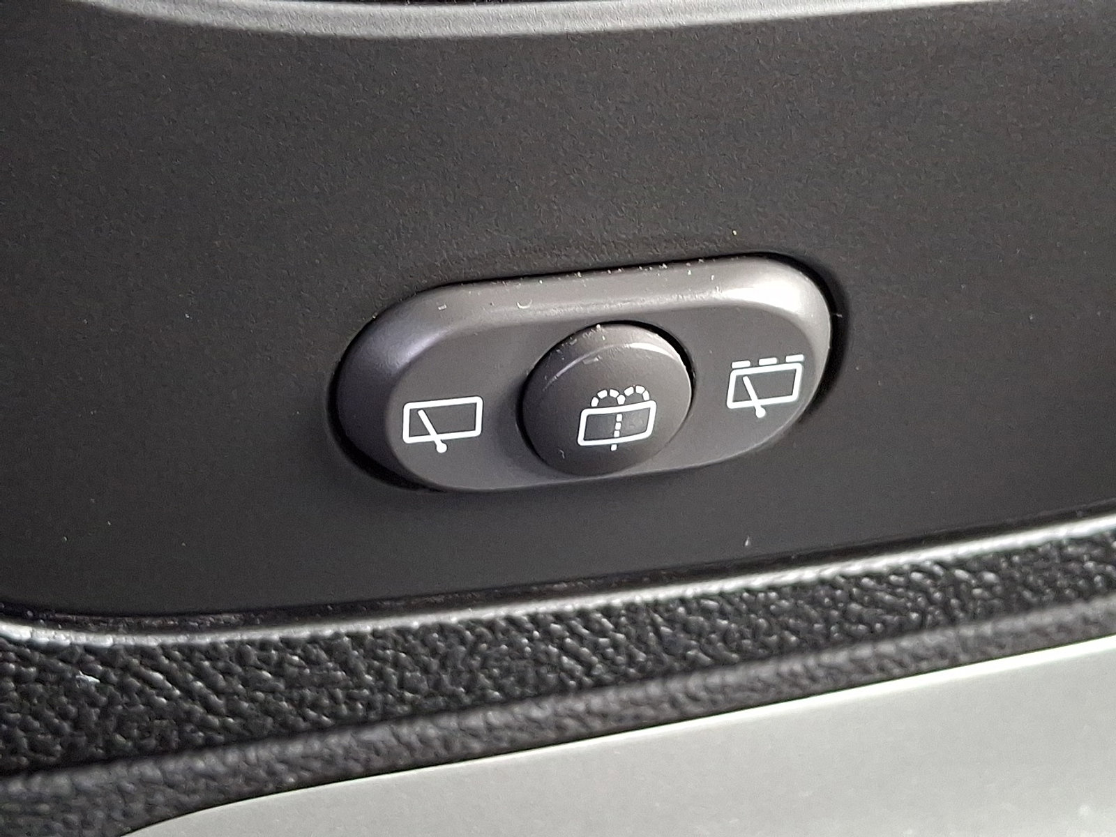 Used 2010 Chevrolet HHR LS image 22