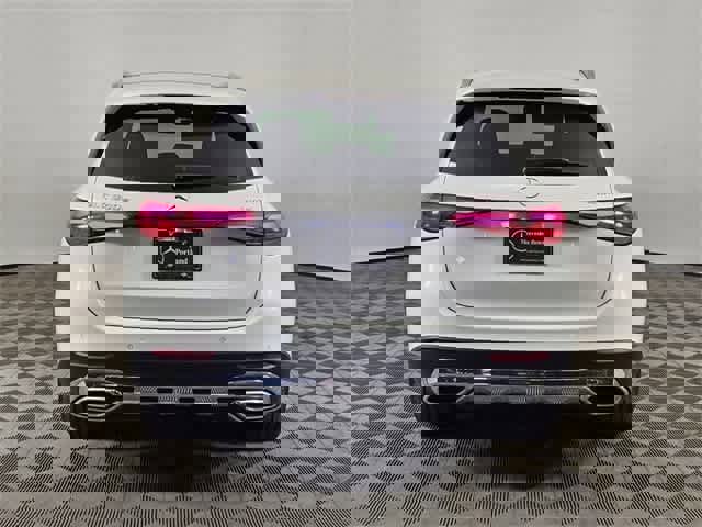 Used 2025 Mercedes-Benz GLC 350e GLC 350e image 4