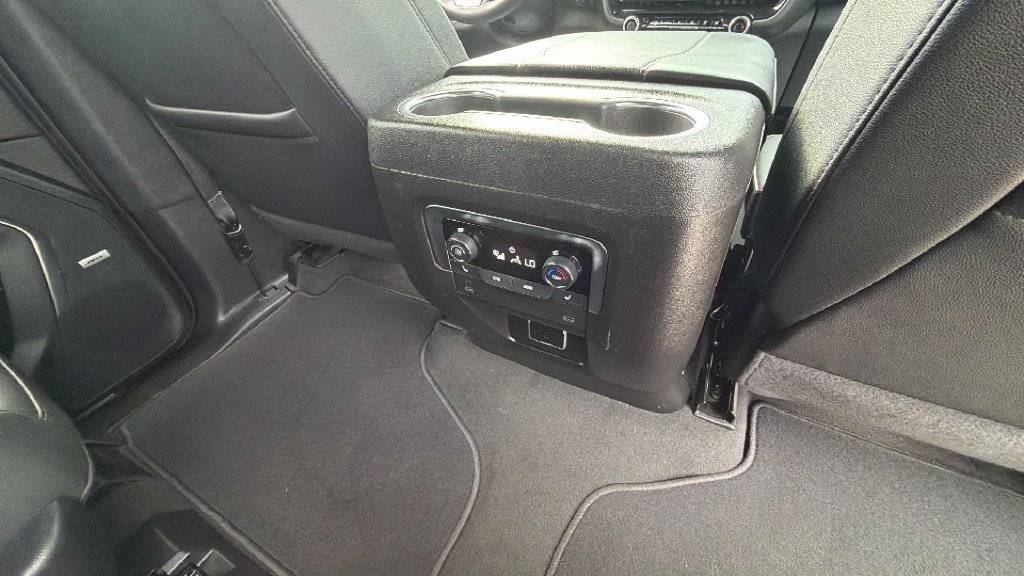 Certified 2025 Chevrolet Suburban Premier AWD/4WD image 34