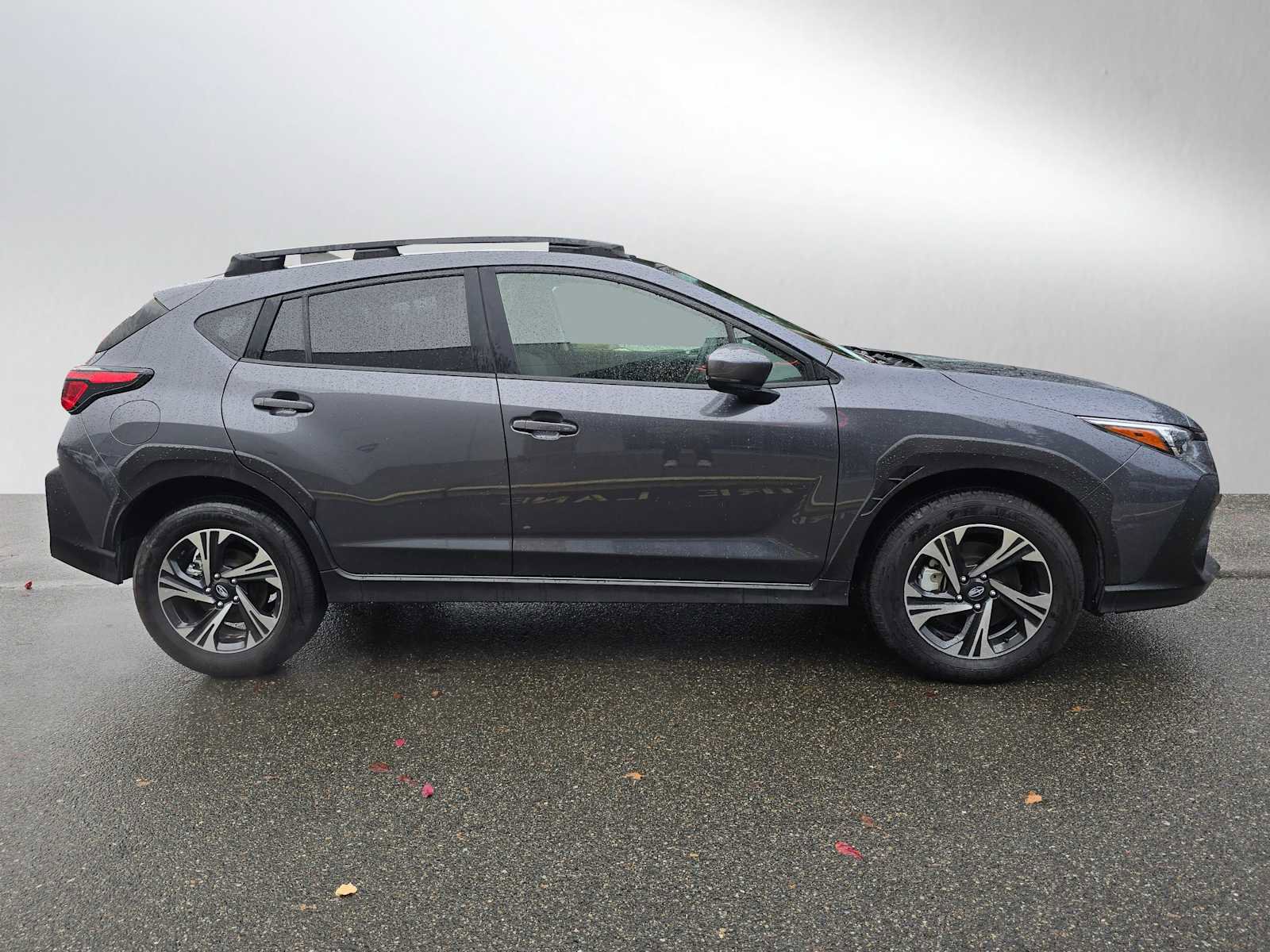 Used 2024 Subaru Crosstrek 2.0i Premium image 2