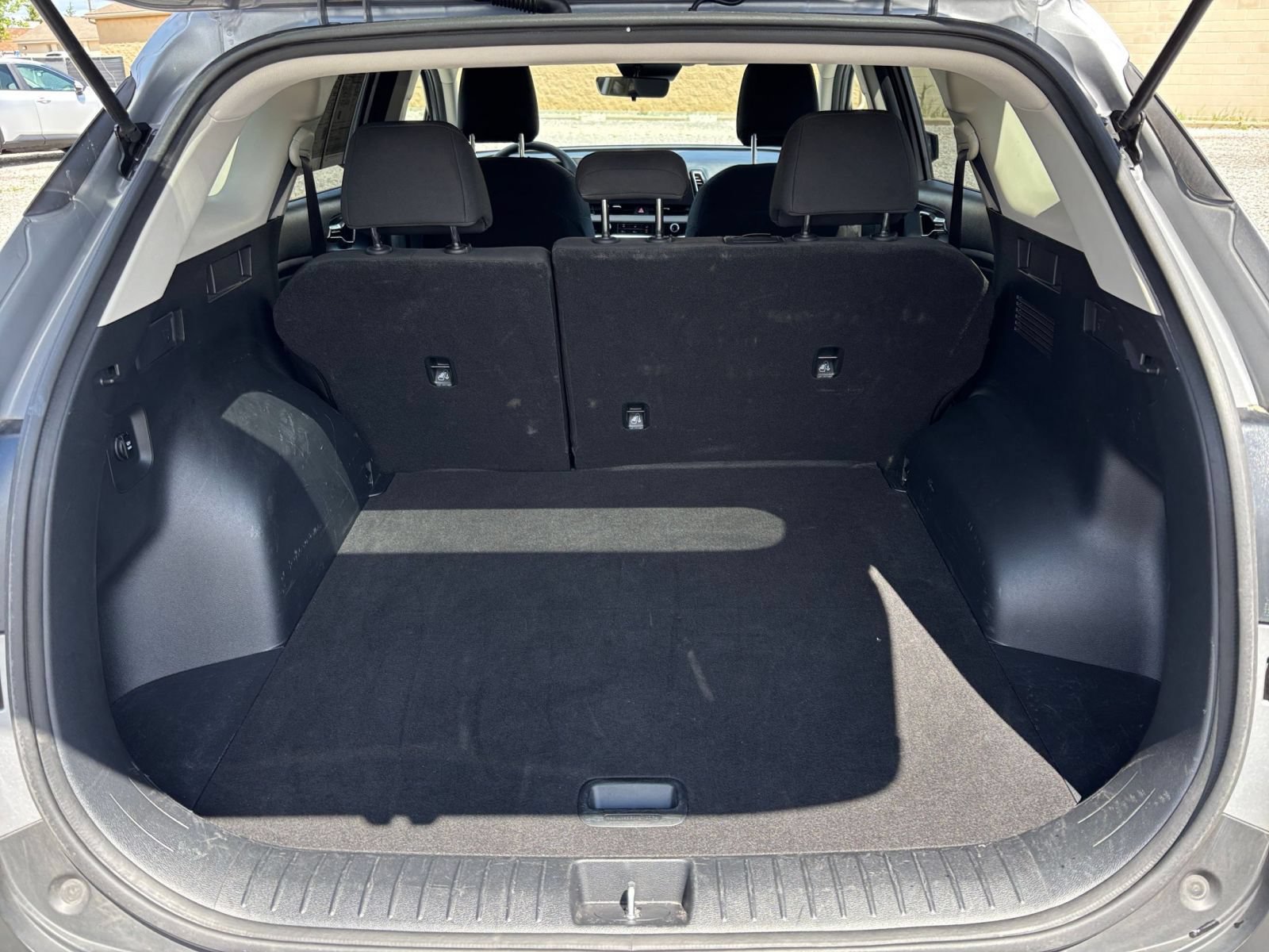 Used 2025 Kia Sportage LX FWD image 31