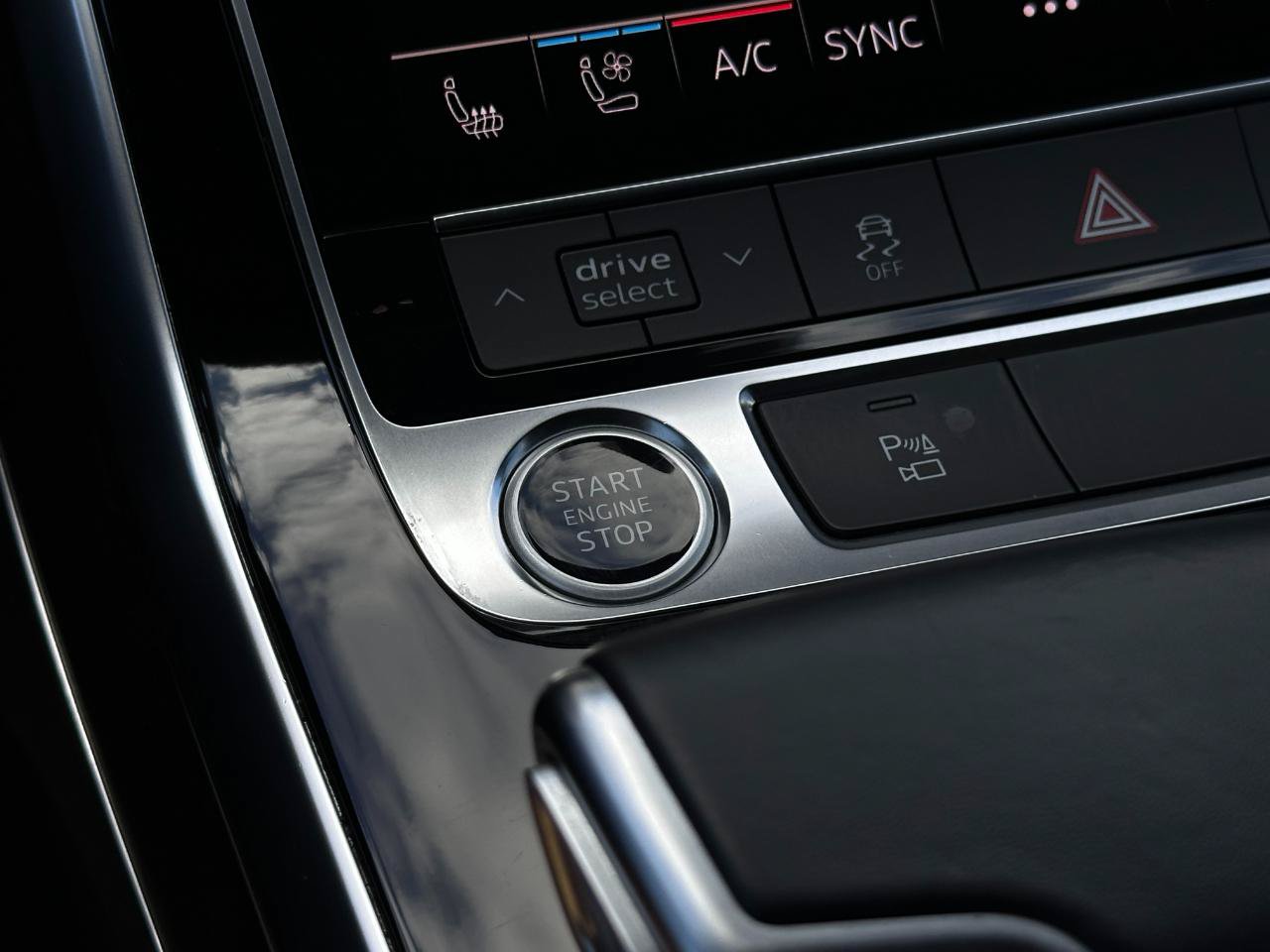 Used 2021 Audi Q8 Premium Plus AWD/4WD image 27