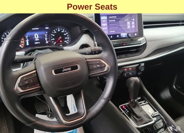 Used 2022 Jeep Compass Latitude w/ Sun and Sound Group AWD/4WD image 10