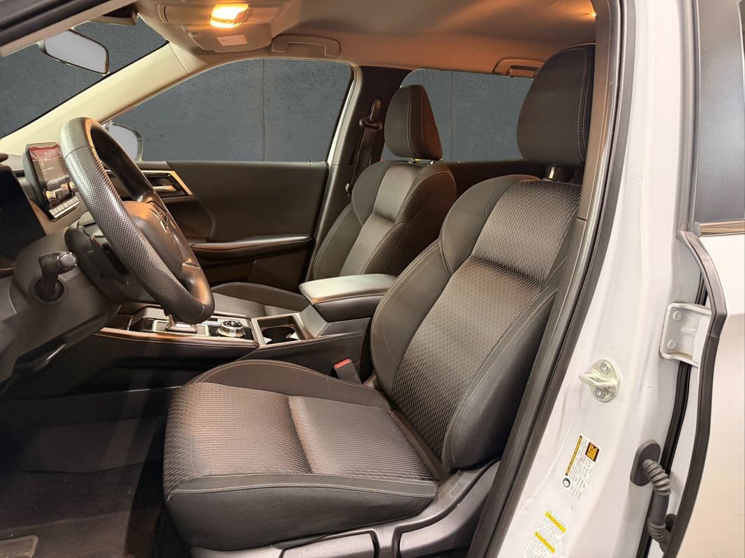 Used 2022 Mitsubishi Outlander ES AWD/4WD image 11