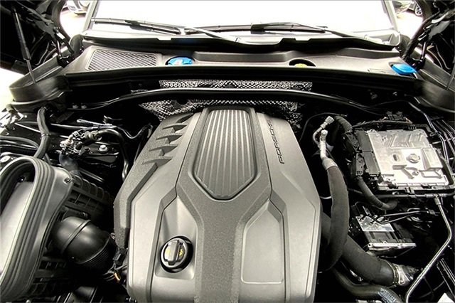 New 2025 Porsche Macan image 39