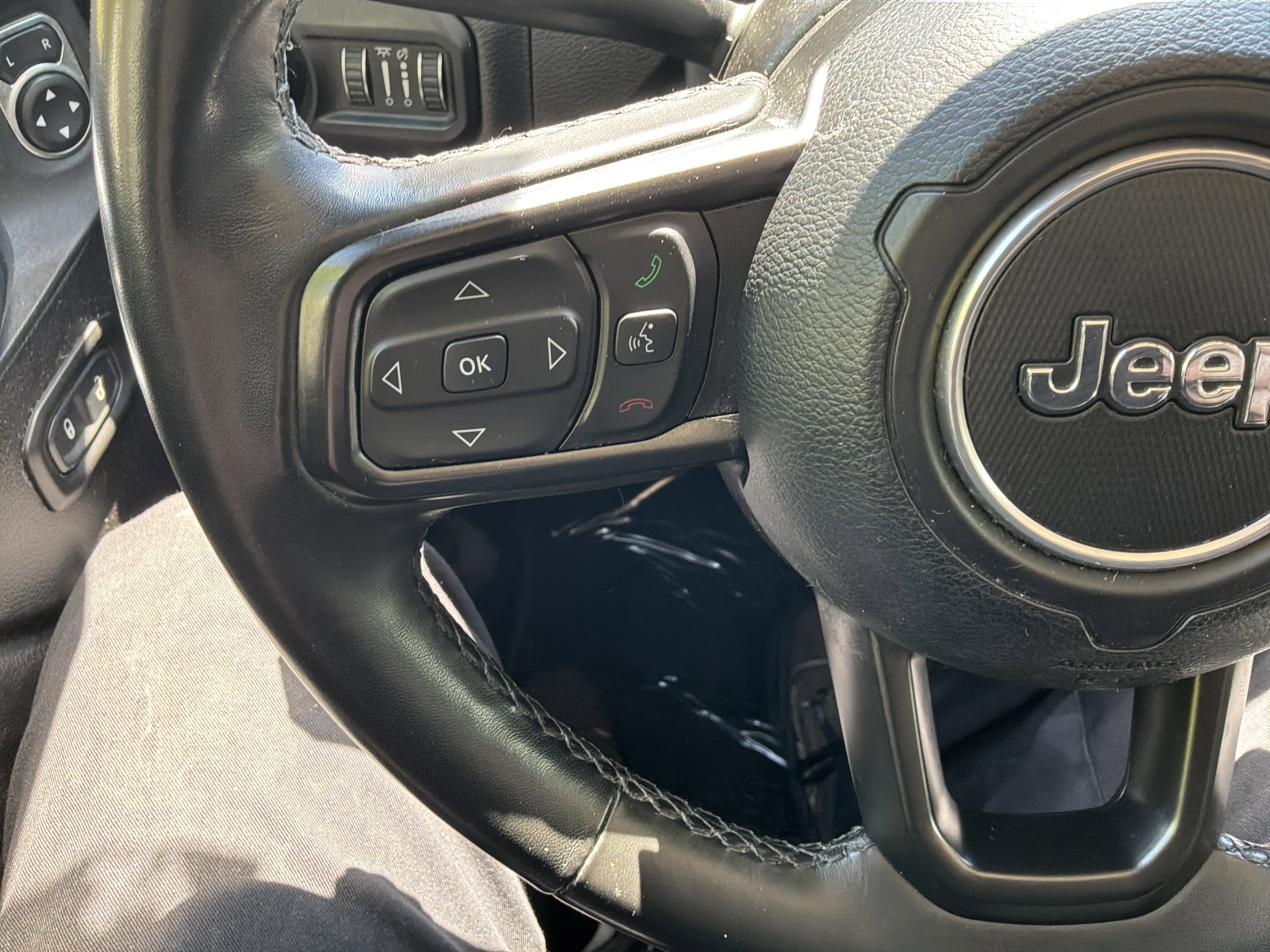 Used 2021 Jeep Wrangler Sport AWD/4WD image 19