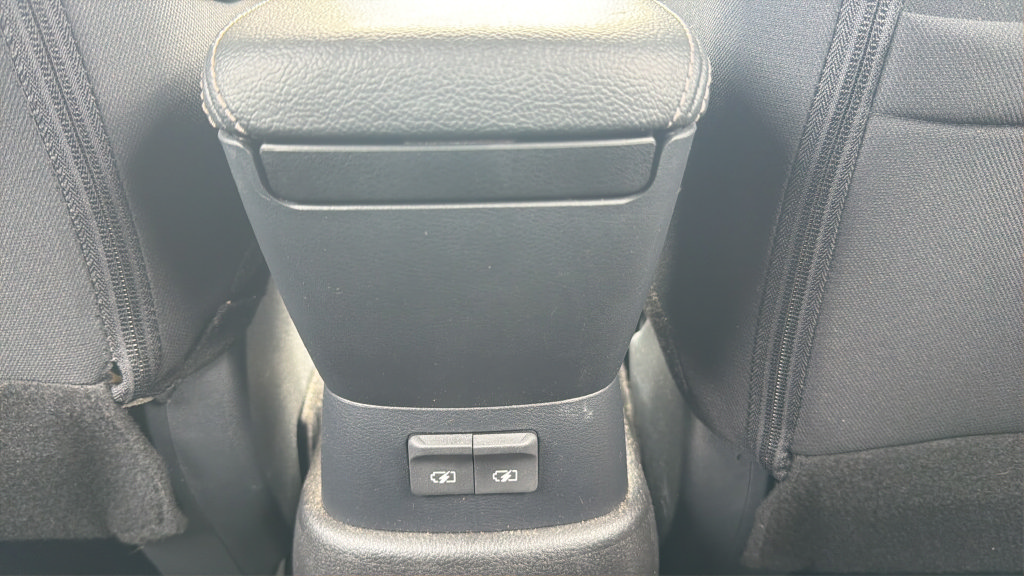 Certified 2025 Nissan Kicks Play S FWD image 12