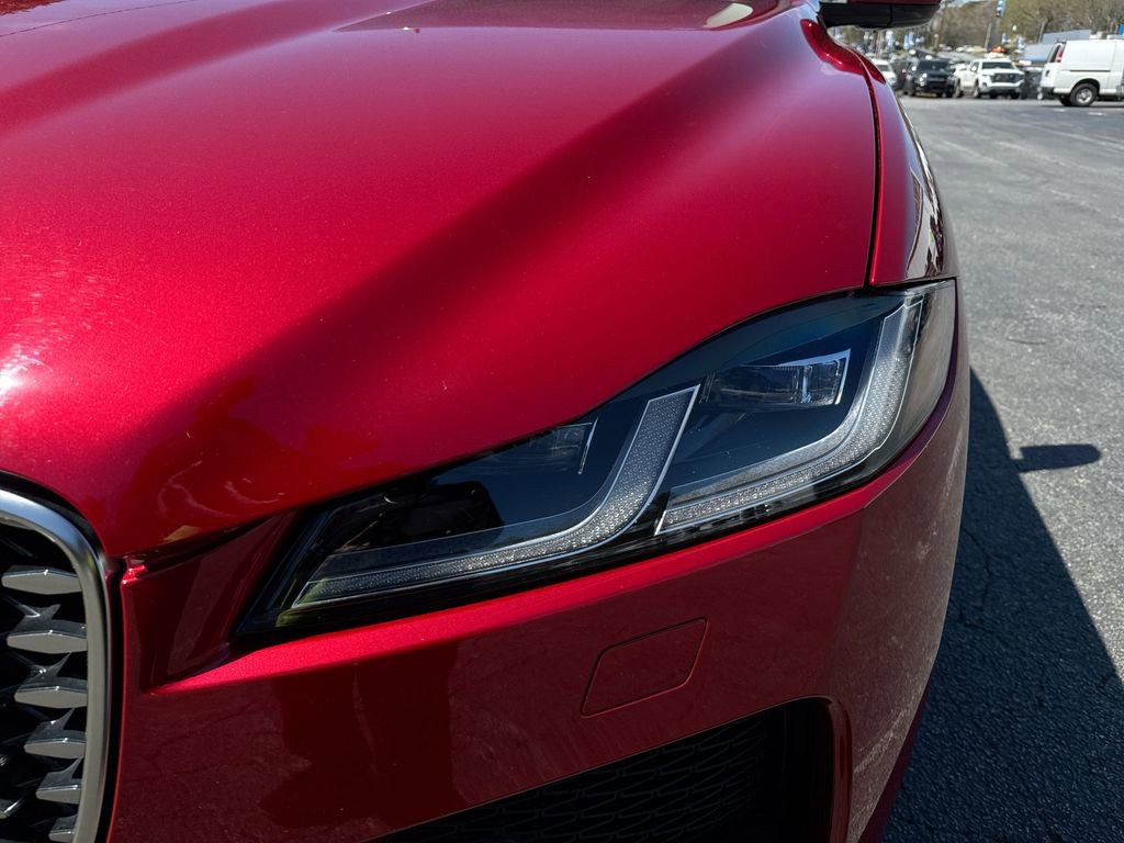 Used 2022 Jaguar F-PACE S image 10