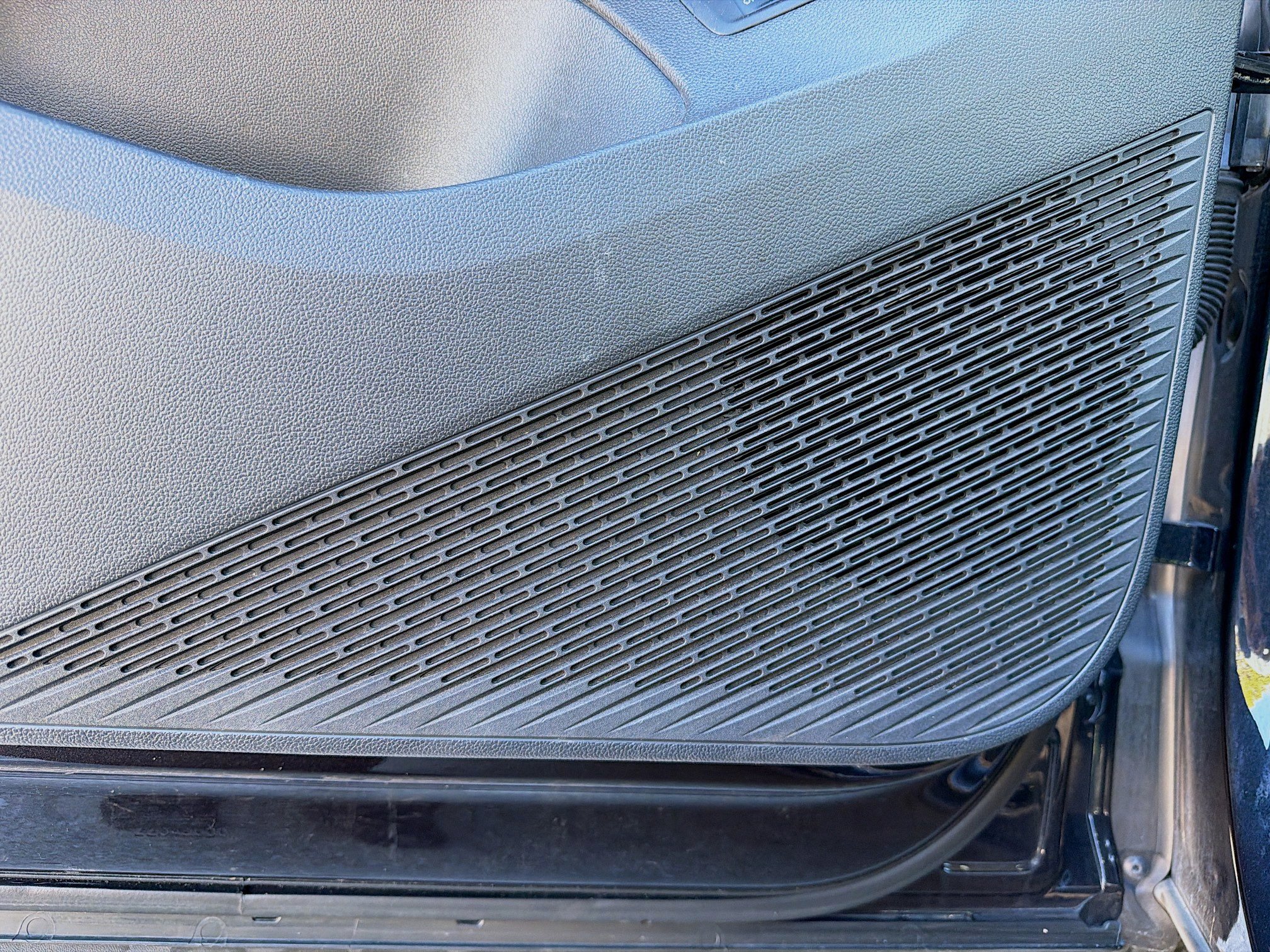 Used 2024 Volkswagen Atlas SE image 25