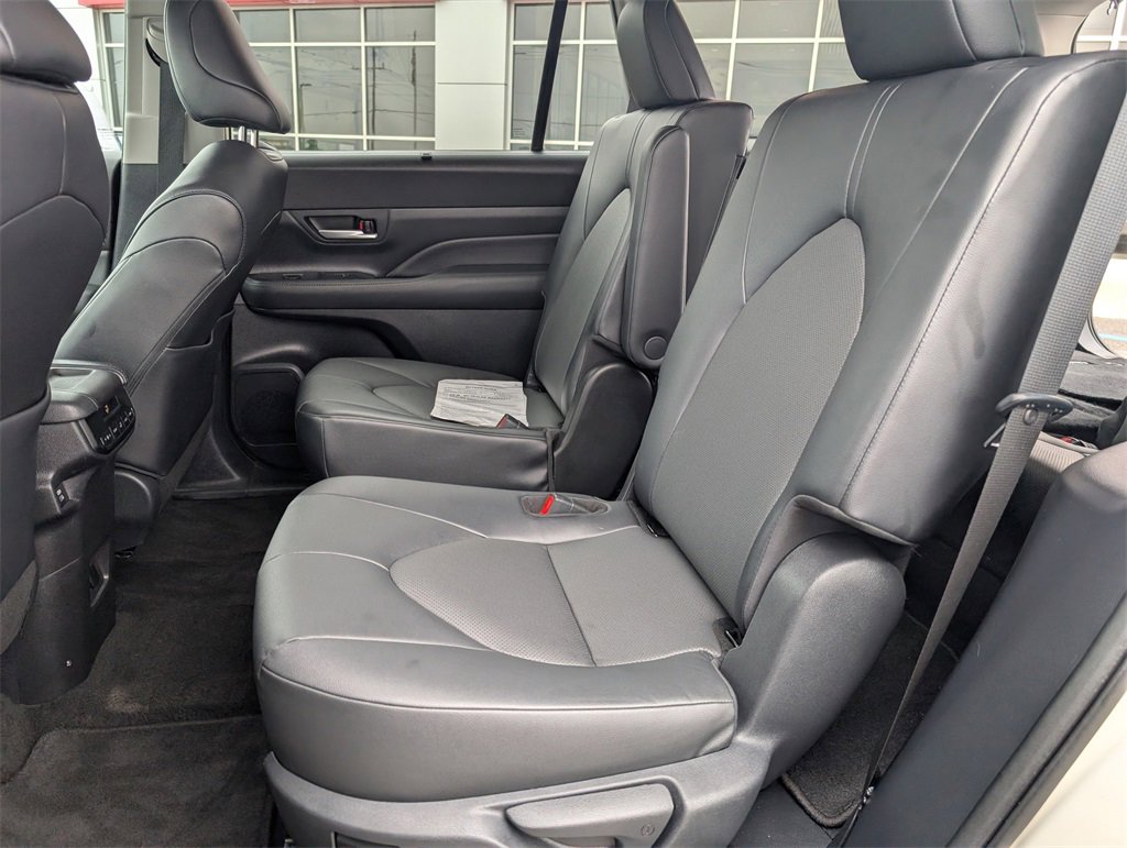 Used 2024 Toyota Grand Highlander XLE image 29