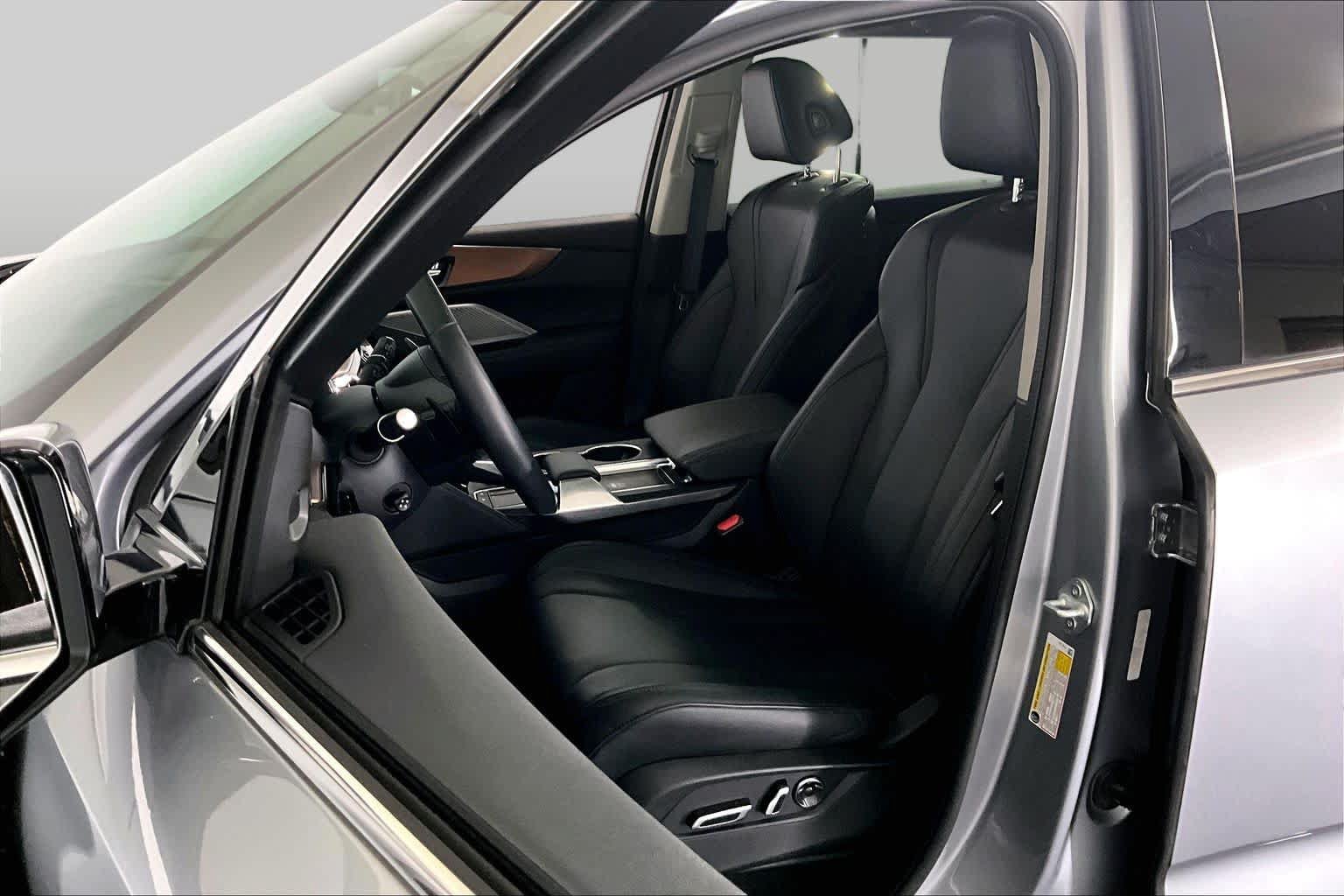 Used 2022 Acura MDX SH-AWD image 9