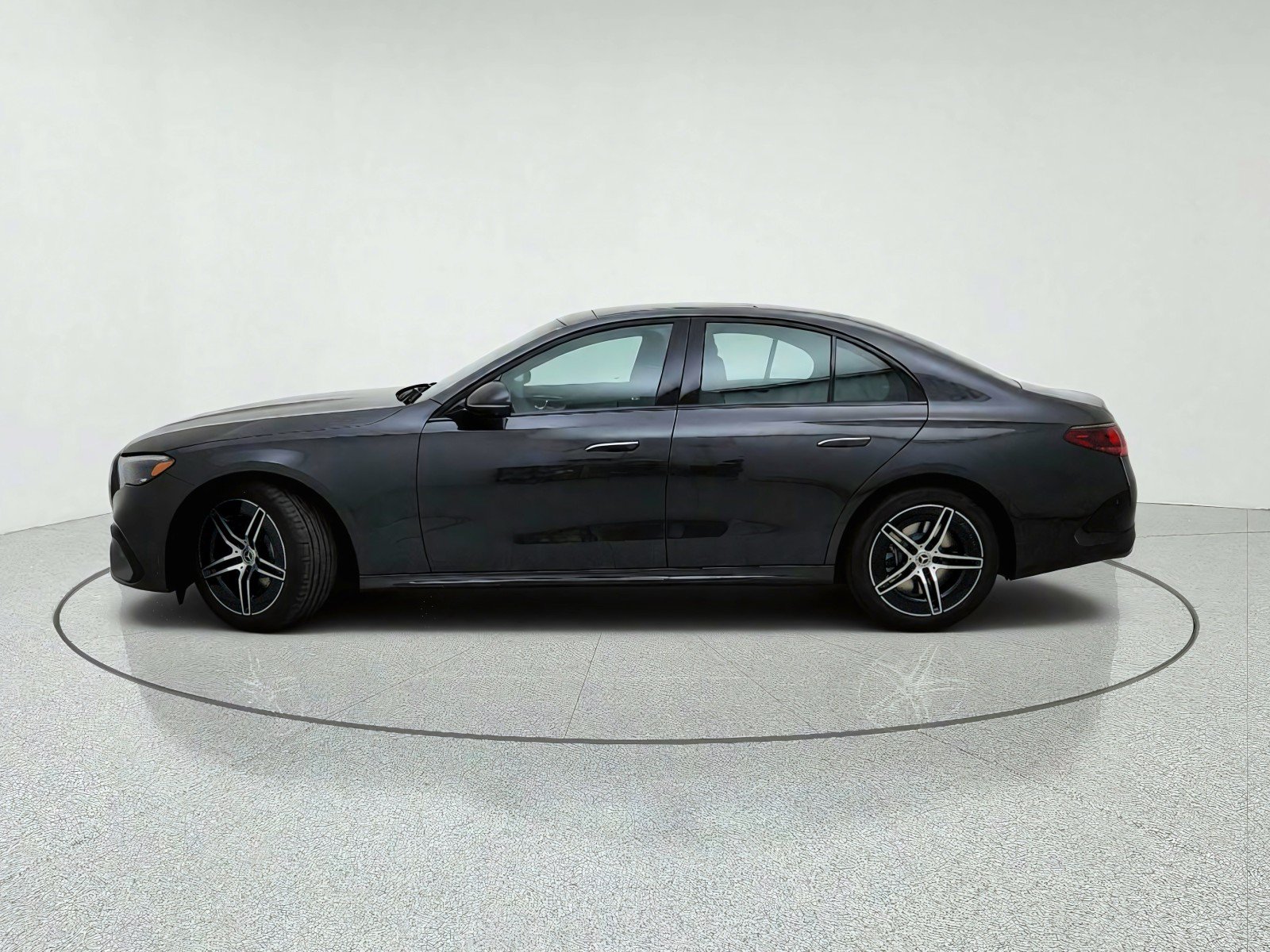 New 2027 Mercedes-Benz E 450 4MATIC Sedan image 14