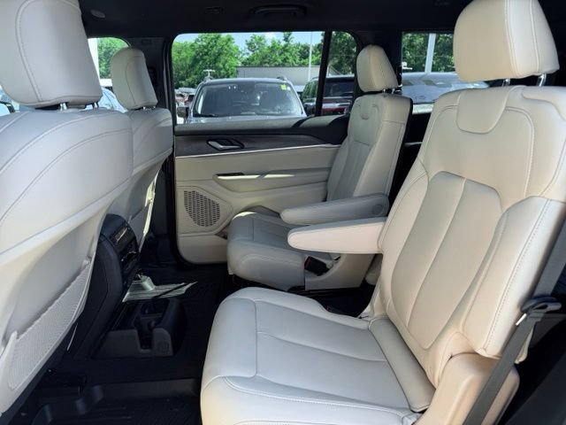 Used 2025 Jeep Grand Cherokee L Limited AWD/4WD image 22