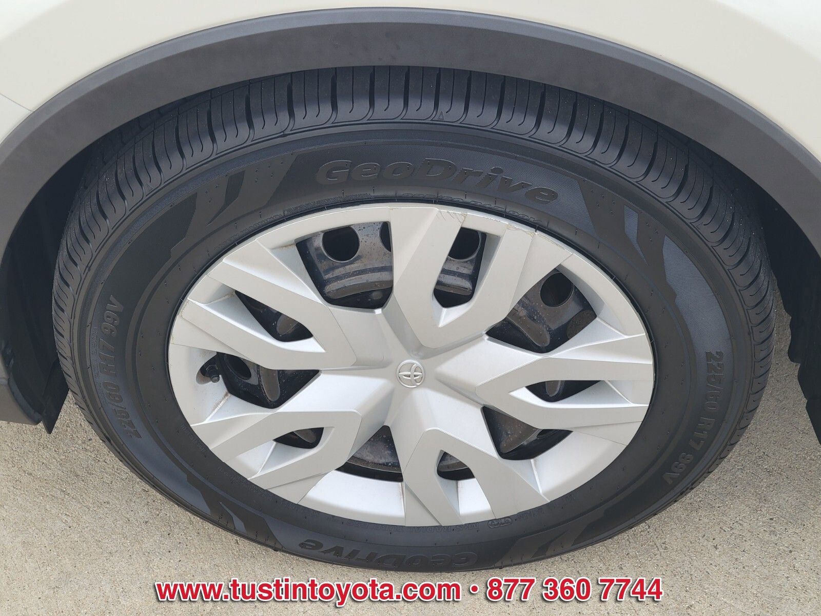 Certified 2019 Toyota C-HR LE FWD image 9