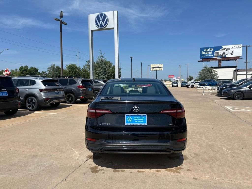 Used 2024 Volkswagen Jetta SE w/ Panoramic Sunroof Package FWD image 6