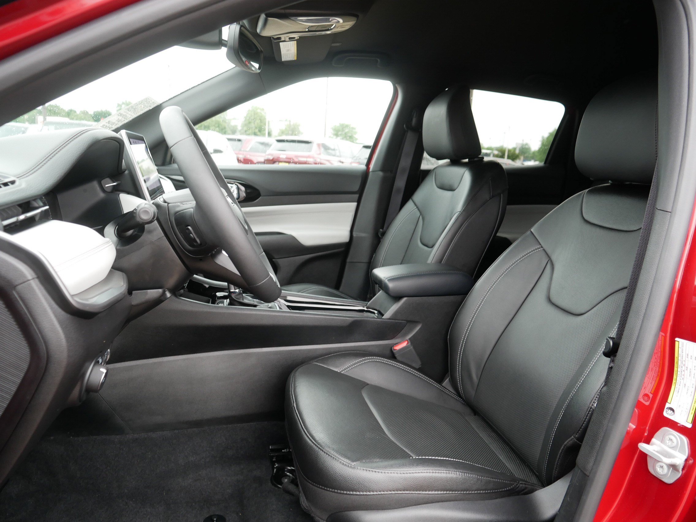 Used 2025 Jeep Compass Limited w/ Elite Group AWD/4WD image 33