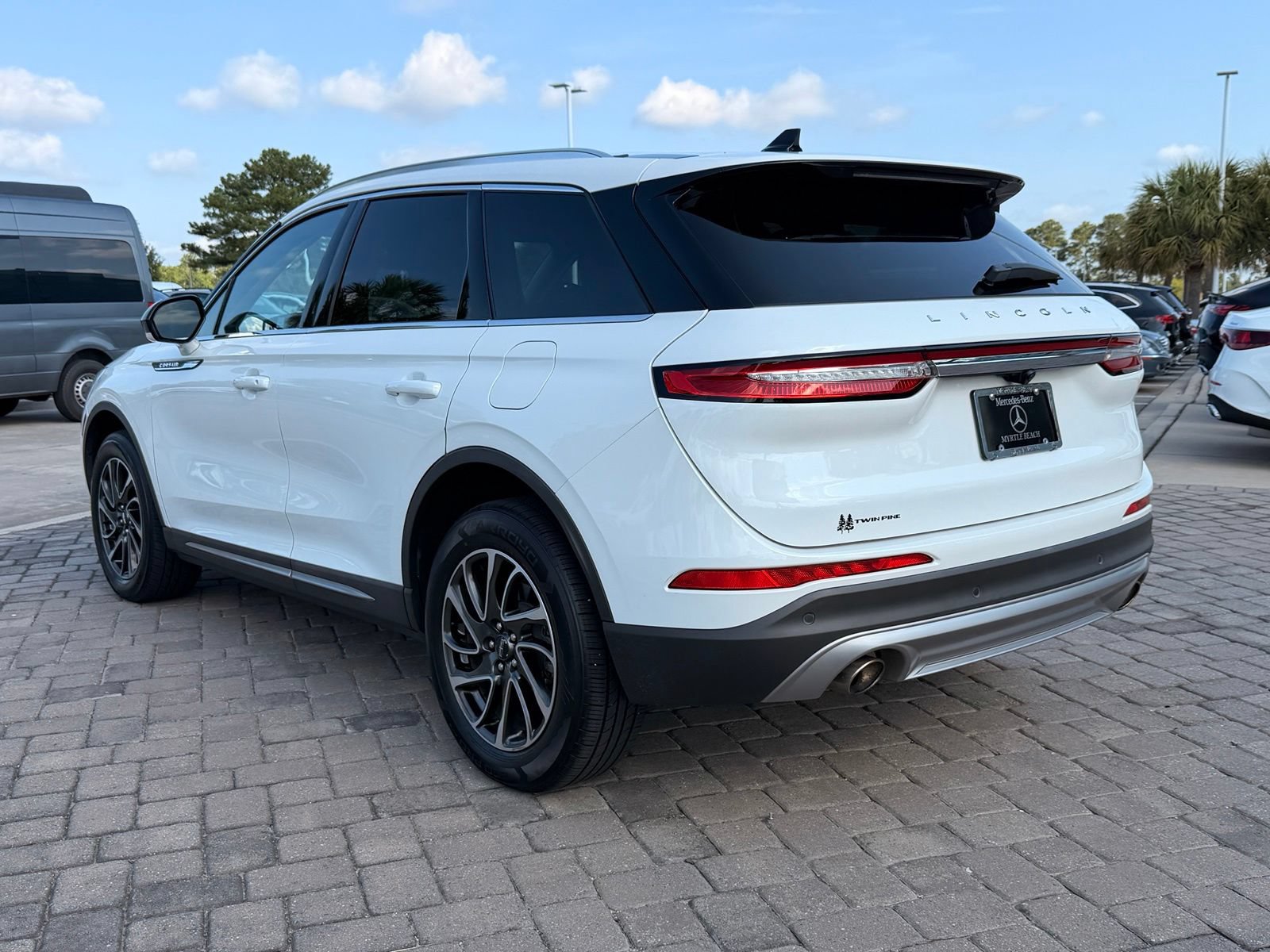 Used 2020 Lincoln Corsair AWD w/ Equipment Group 101A image 10