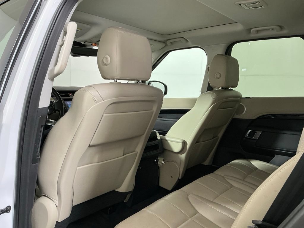 Used 2017 Land Rover Discovery SE AWD/4WD image 25