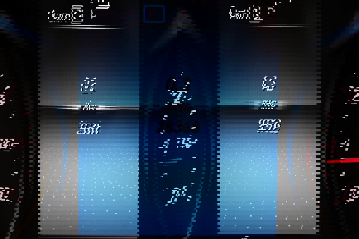 Used 2022 Mercedes-Benz GLC 300 4MATIC w/ Driver Assistance Package image 51