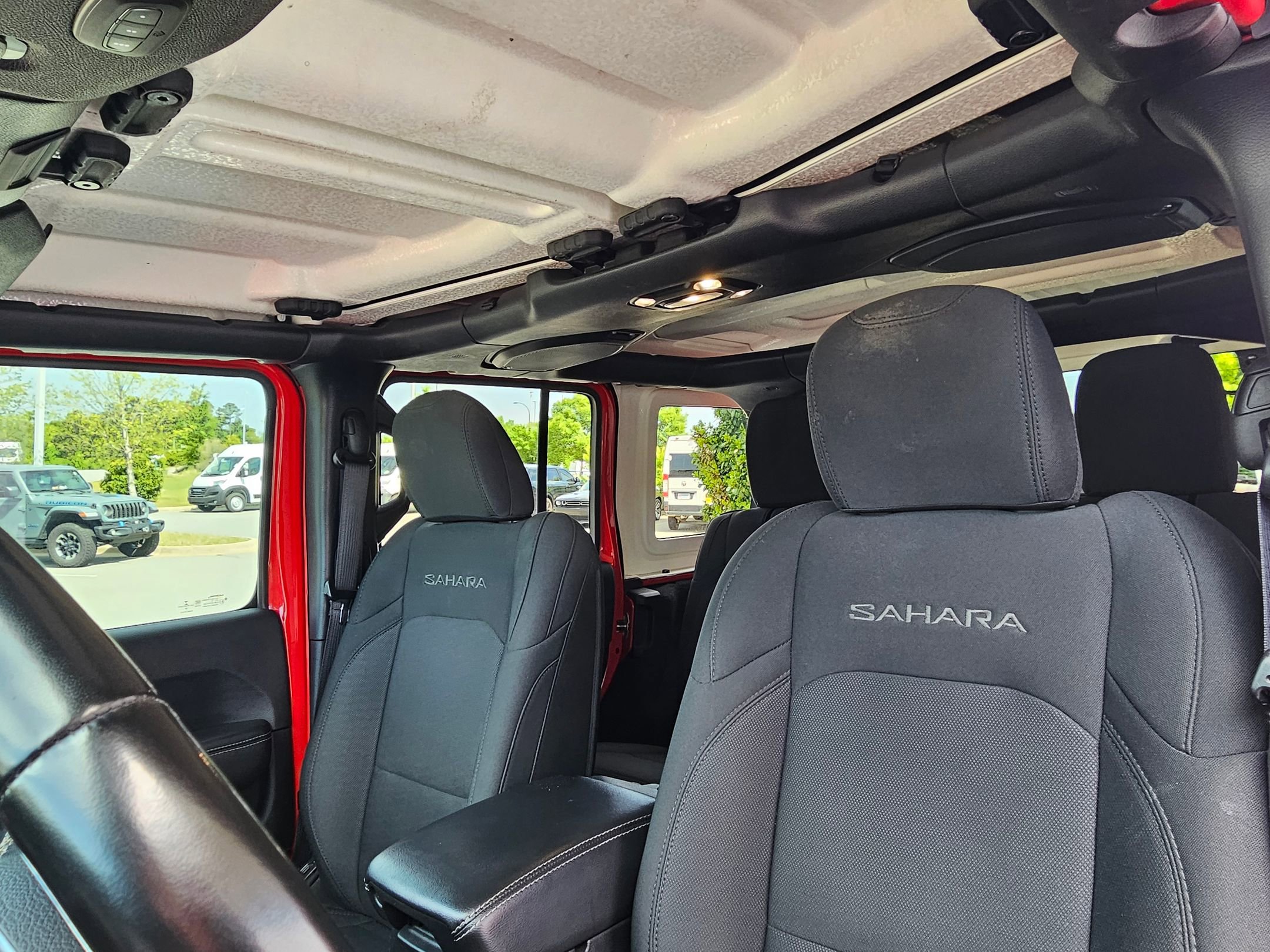 Used 2020 Jeep Wrangler Unlimited Sahara AWD/4WD image 22