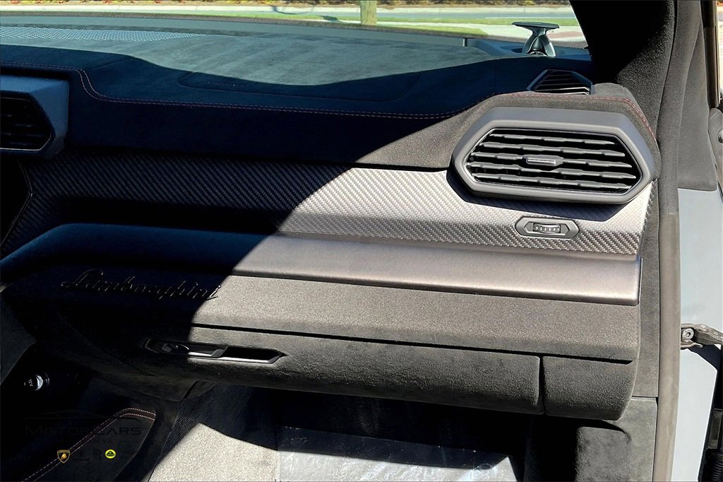 Used 2024 Lamborghini Urus Performante image 16