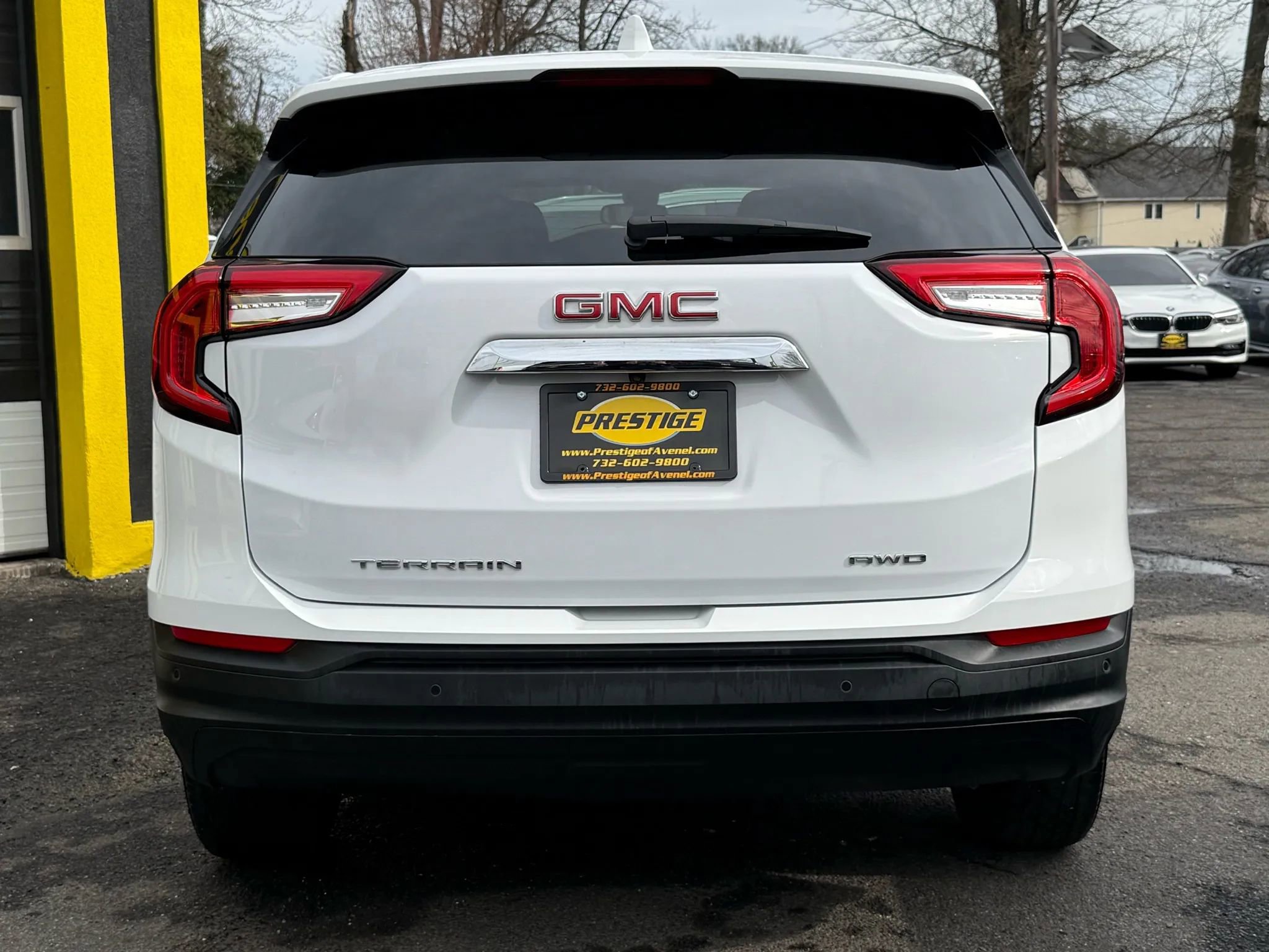 Used 2022 GMC Terrain SLE image 5