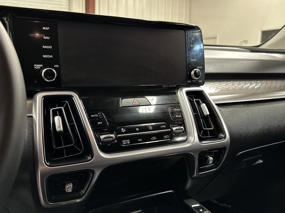 Used 2023 Kia Sorento EX image 8