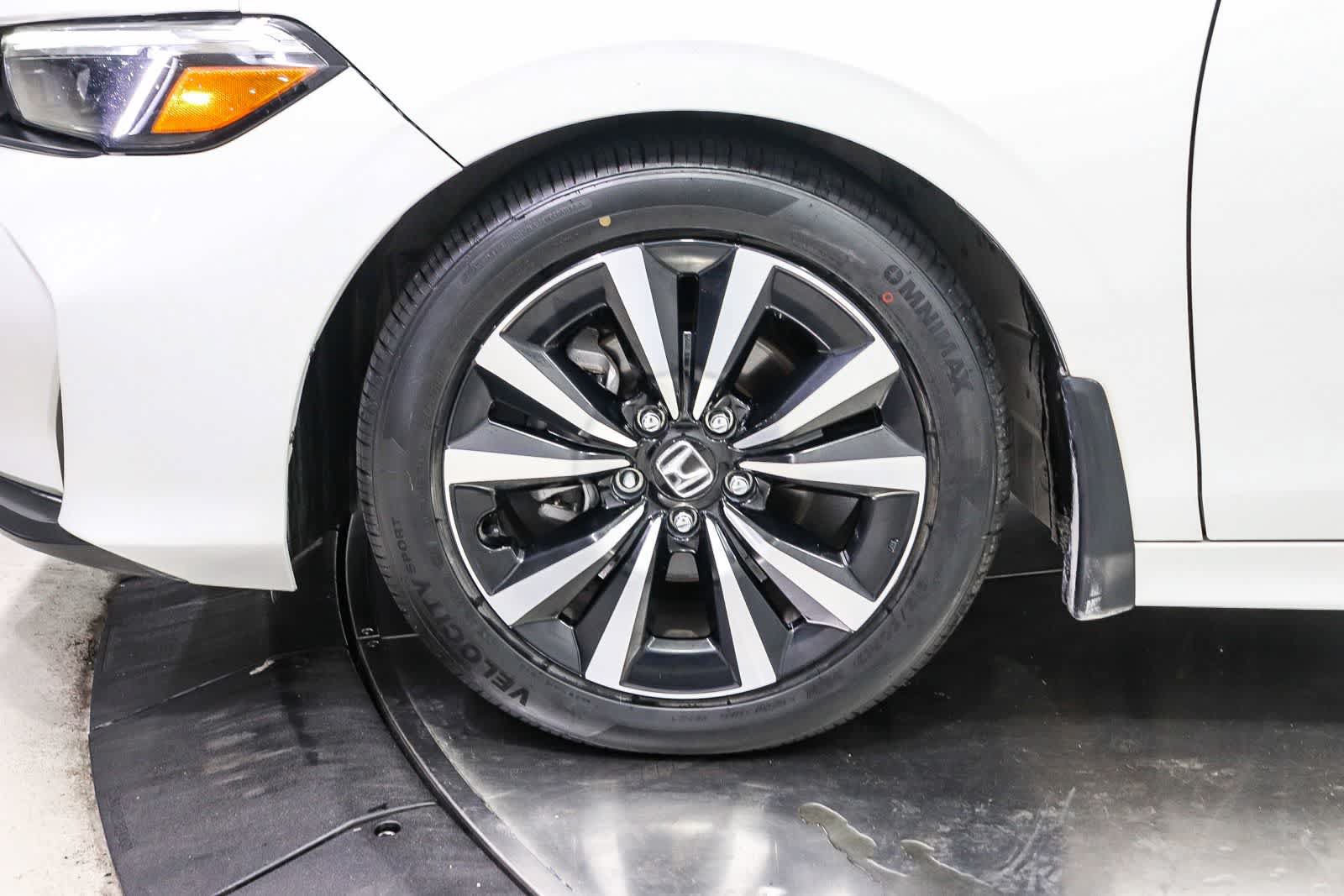 Used 2025 Honda Civic Sport image 9